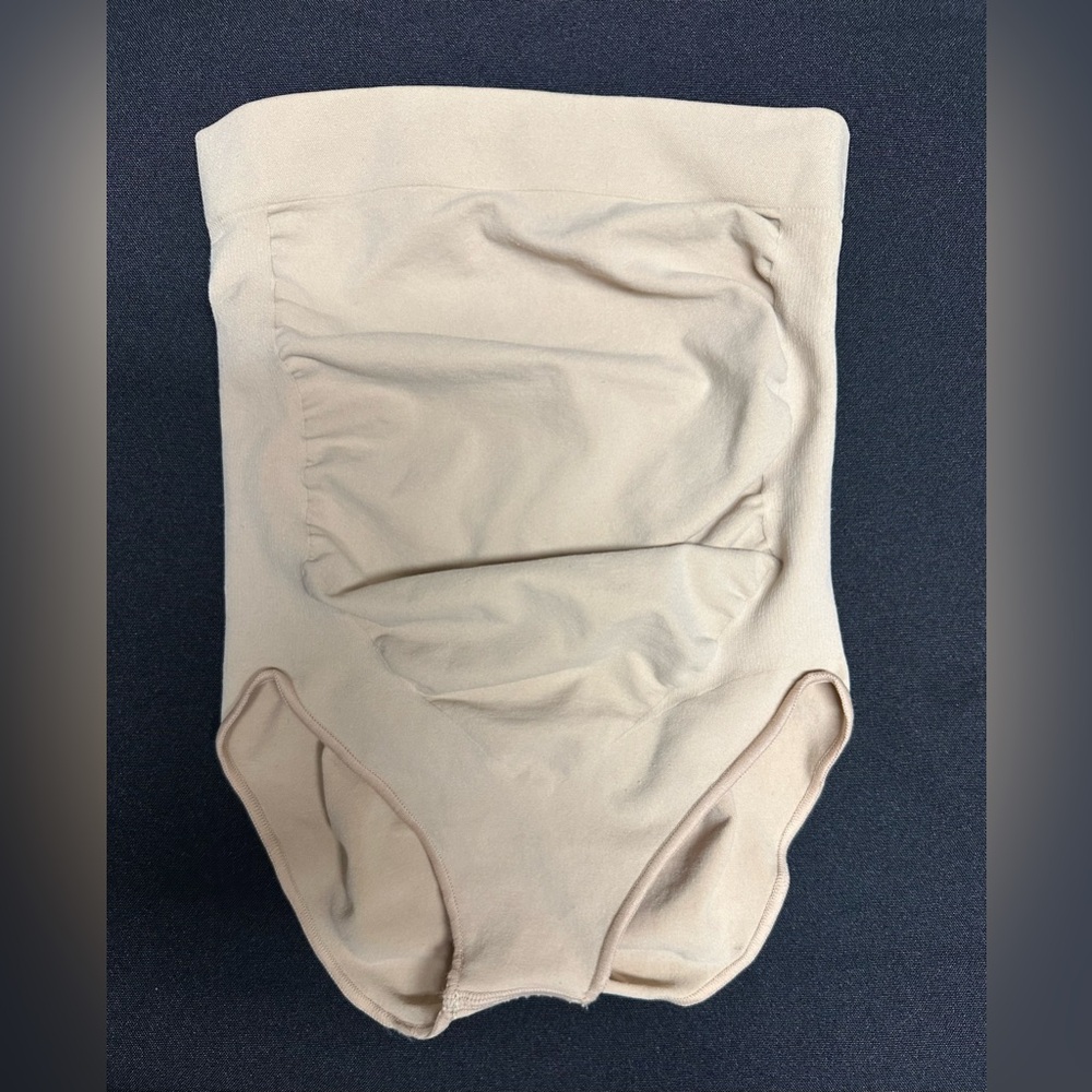 SKIMS Maternity Shapewear Brief Nude S/M High-Waisted Belly Support Like New